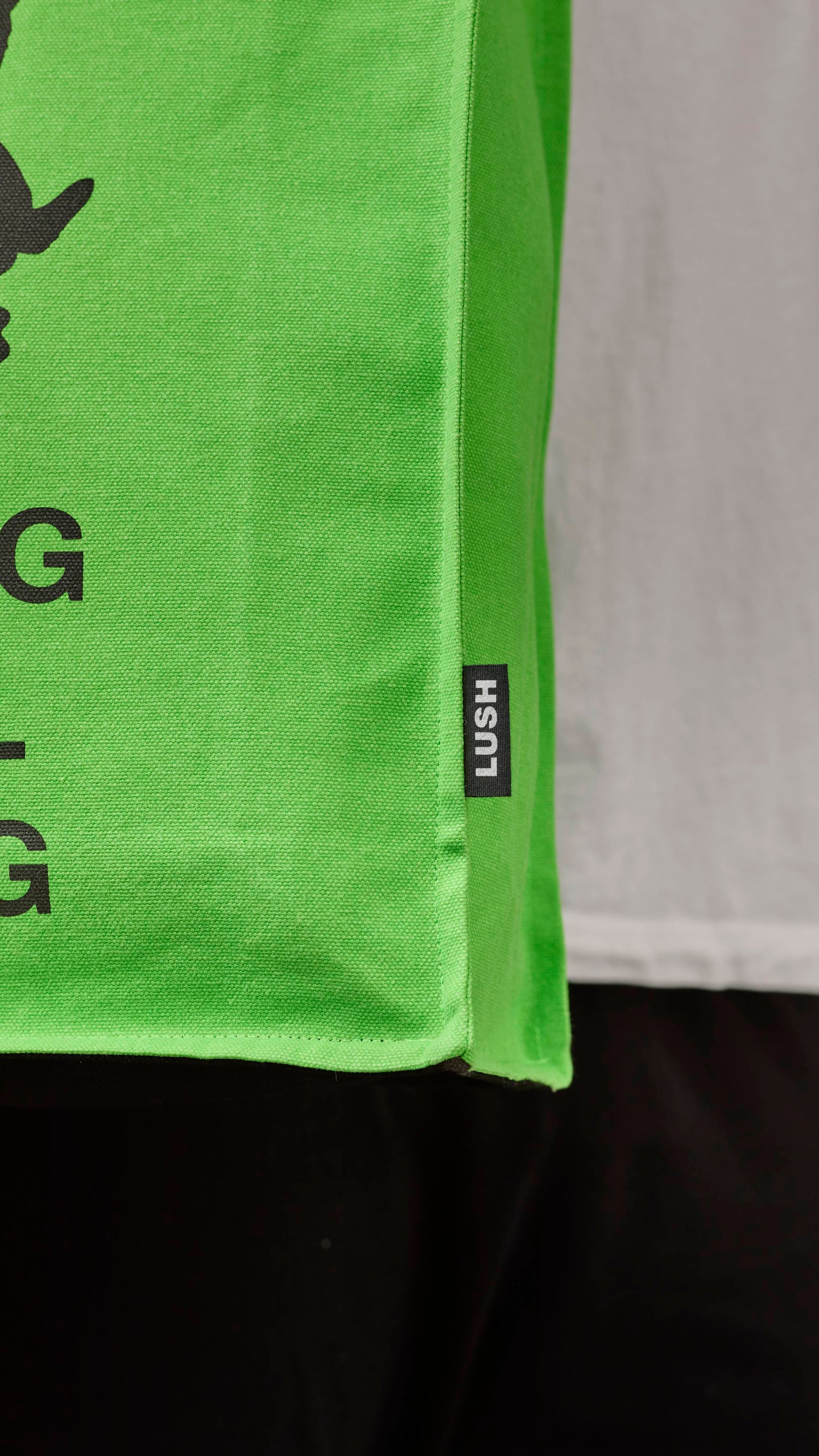 Fighting Animal Testing kott - Roheline