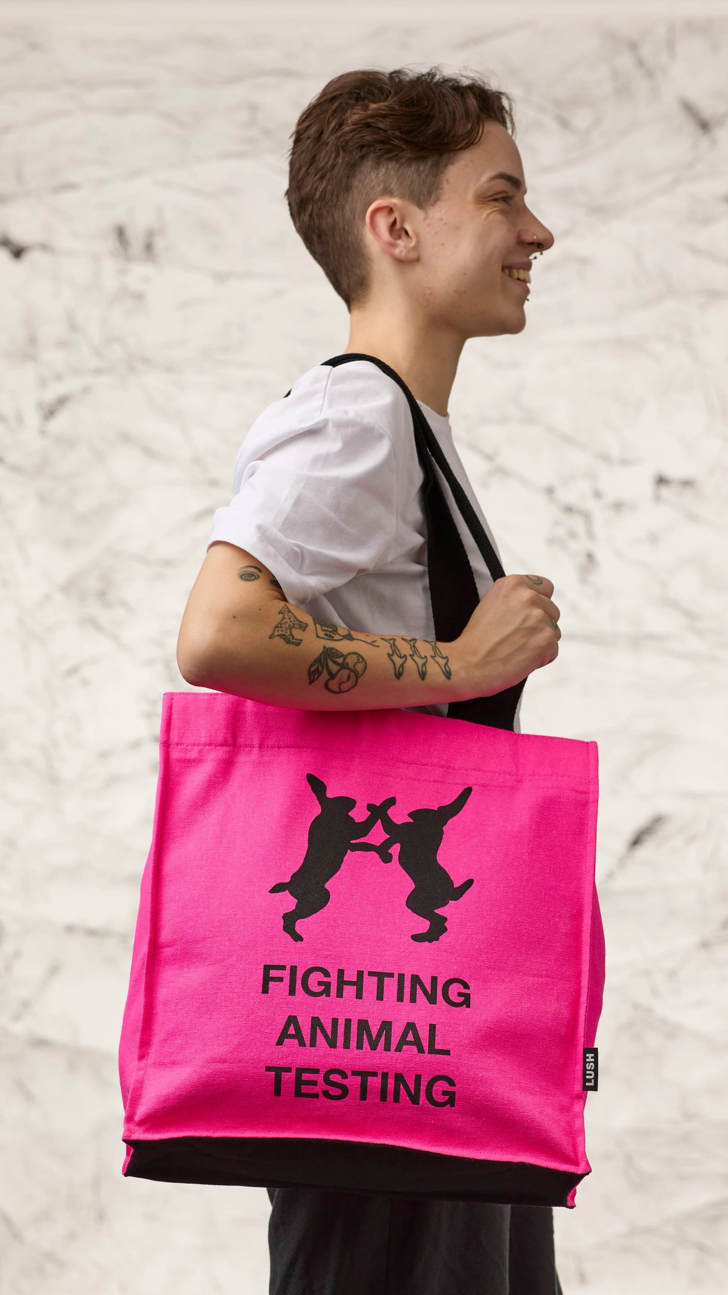 Fighting Animal Testing kott - Roosa